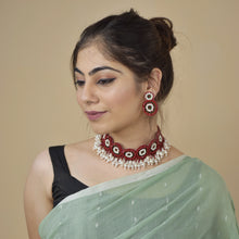 Load image into Gallery viewer, Noor choker with earrings
